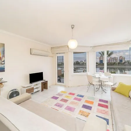 Lovely With Shared Pool In Konyaalti Апартаменты Анталья